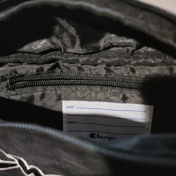 Champion crossbody bag - Picture 2 of 3